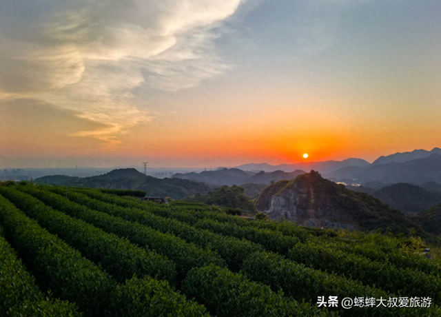 快来杭州新晋“日出名山”吧，美如画卷不说，还能自驾到山顶！