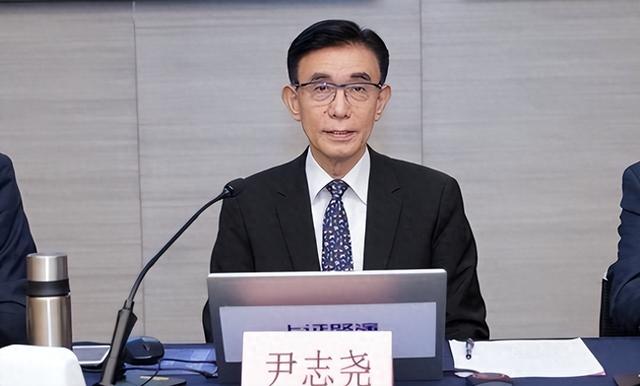 中微尹志尧：14nm以下芯片，刻蚀机越来越重要，甚至不亚于光刻机