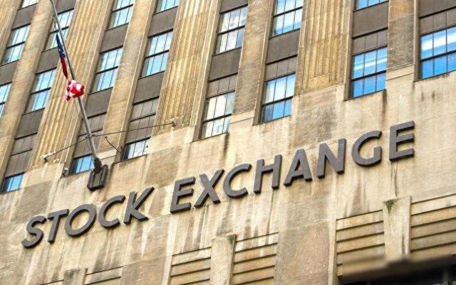 美国传来两个消息,一好一坏	，经济可能回到1970年，黄金继续暴涨