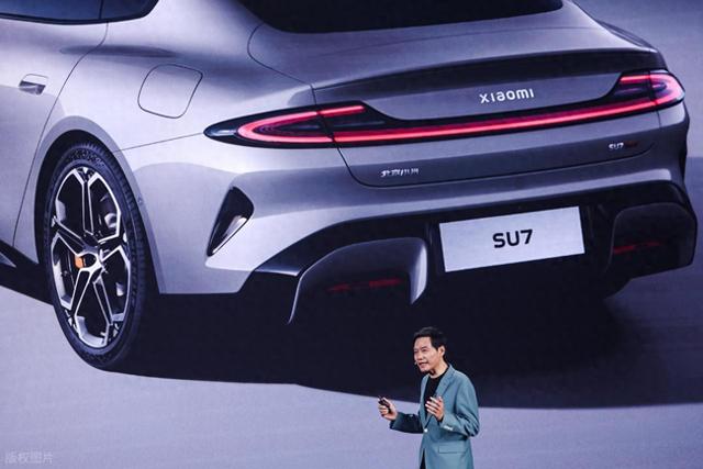 小米急召11万辆SU7！占总交付量近6成，智能驾驶成 “夺命隐患”？
