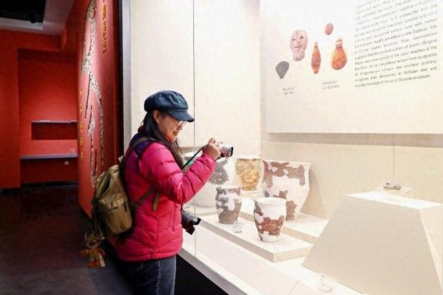 打卡中国羌族博物馆 感受羌族悠久历史文化