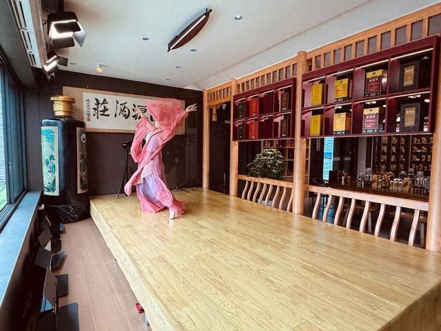 卖酒向卖生活方式转变丨荣和酒坊：以酱香文化定义生活新表达