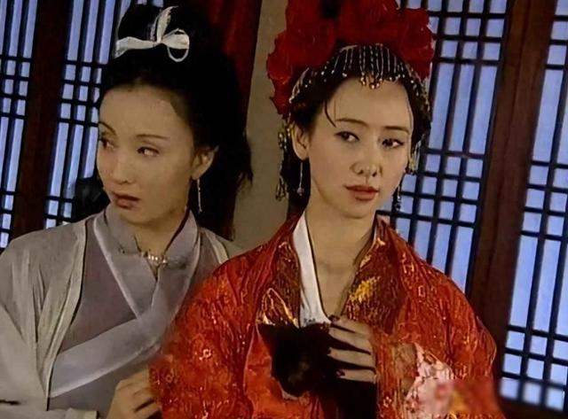 翁虹被骂艳星，她偏不认命，30年后活成别人看不懂的样子