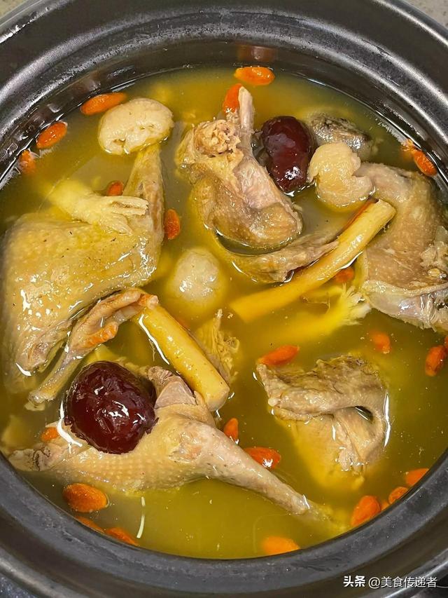 红参黑豆炖花胶 红参黑豆炖花胶的做法