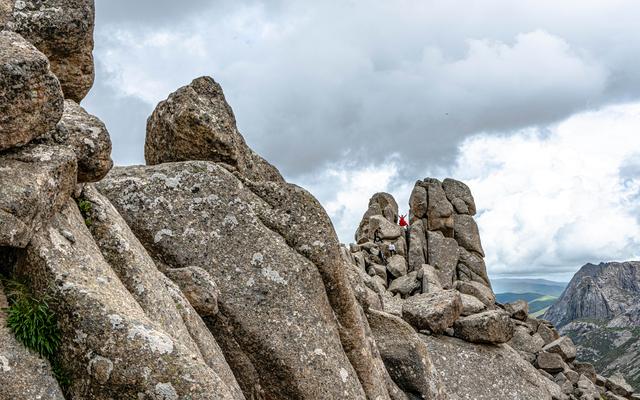 神山石骨、嶙峋万仞，川西梦幻之地