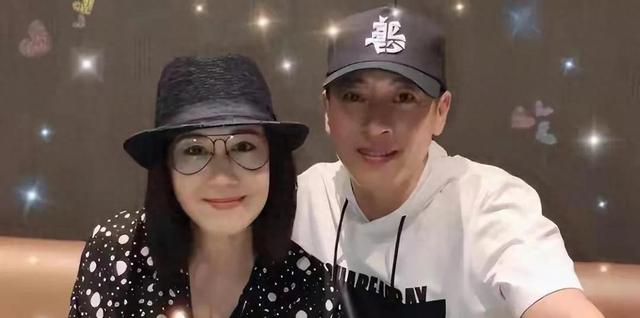 夫妻俩为了不变老，坚持31年不吃肉不生子，如今59岁近照不敢认