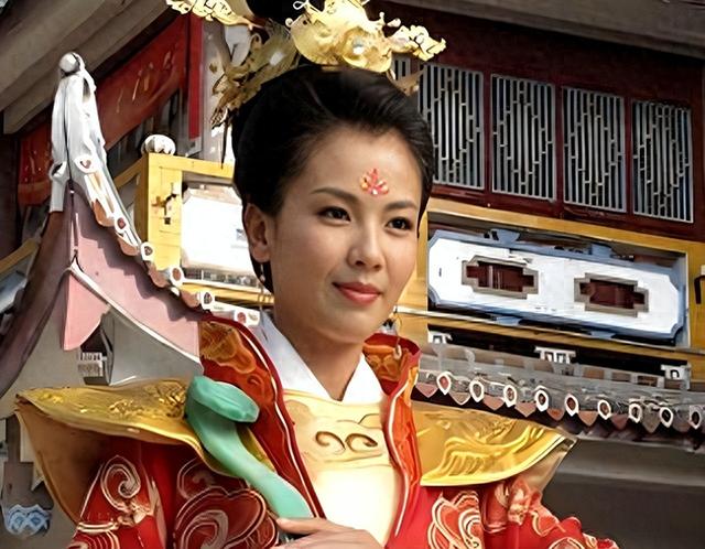 他曾与刘涛同床共枕4年，现年过六旬依旧未婚，刘涛坦言很愧疚