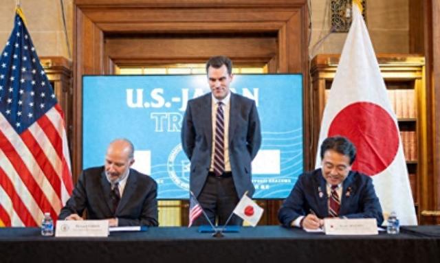 对这位日本参议员石平，中方重拳出击！外交部宣布制裁，冻结所有资产，释放强烈信号！