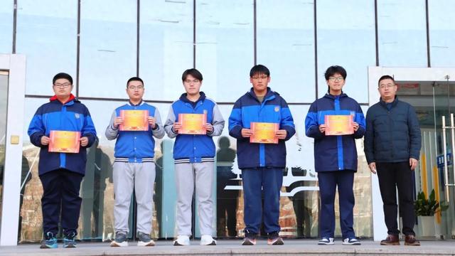 来恒德，要发光 | 恒德十一月份“校园之星”