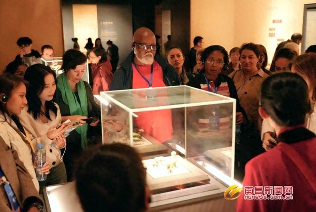 一座城市的国际范： 越来越多“老外”爱上“南昌游”