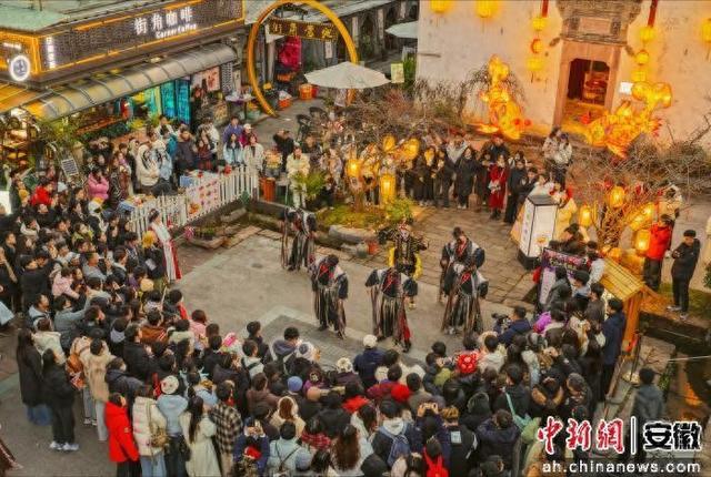 休宁县：特色街区引客来 烟火气里业态新