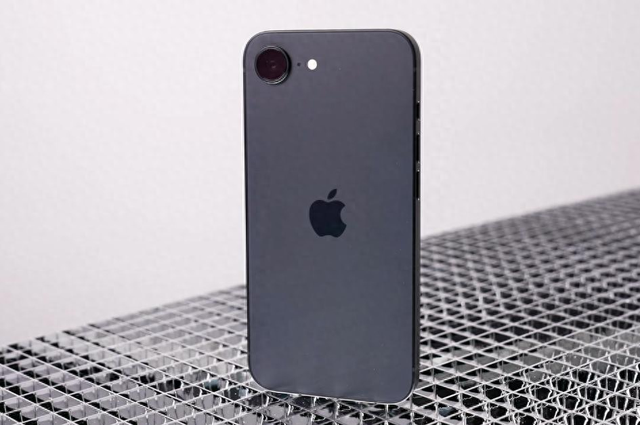 内行人建议买苹果几？2025年4款iPhone值得买，别选错