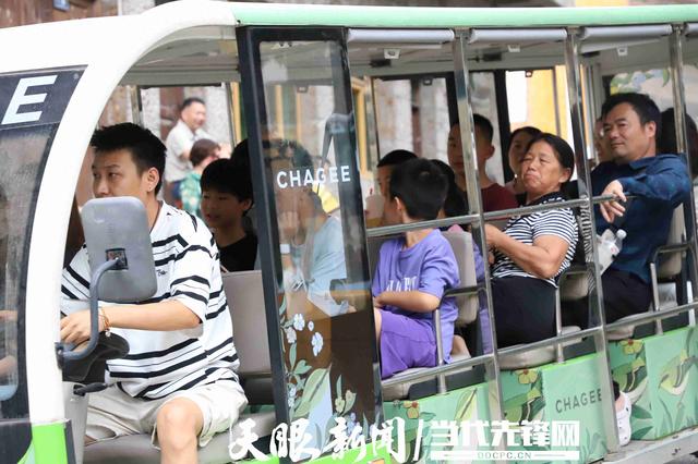 凯里：清凉夏日里的苗乡热流