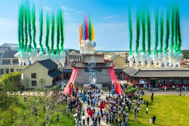 山东平邑：激活蒙山“放大招”！“双节”蒙童胜境度假区迎来旅游首度开门红