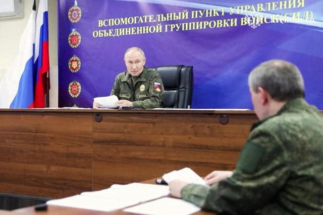 美俄斗法升级！海燕出鞘破局，俄罗斯1.7万核导弹直戳美国本土