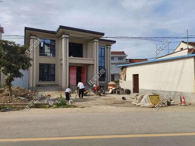 陕西小伙的自建房火了，因外观简洁而走红，网友：这才是豪宅！