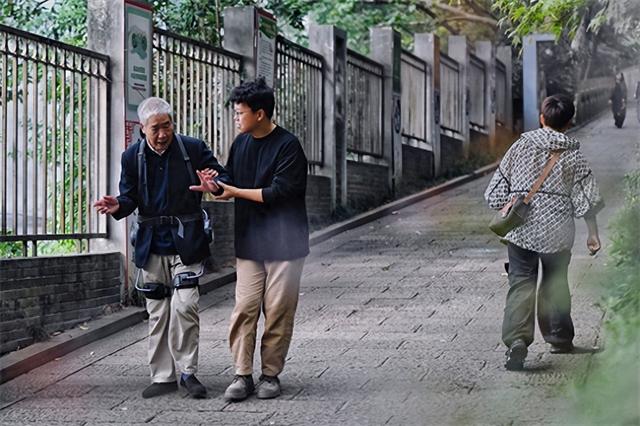 登高赏秋乐重阳 半山景区首推登山助力机甲共享服务