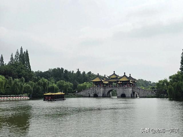 扬州廋西湖的美，美不胜收，游船，凉亭，五孔桥，荷花，垂柳