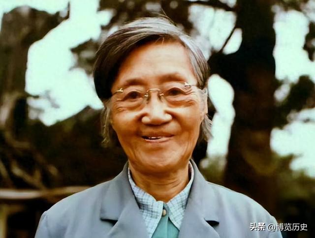 北大才女抛下丈夫和孩子，17年后，子女抱着她：你是我们的英雄！