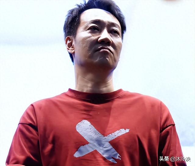 朱媛媛去世才三个月，恶心一幕上演，辛柏青被撮合跟马伊琍在一起