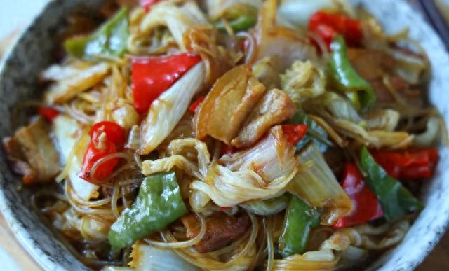 一到冬天不想炒菜，我家就吃这道，反复吃都不腻！配个馒头老香了