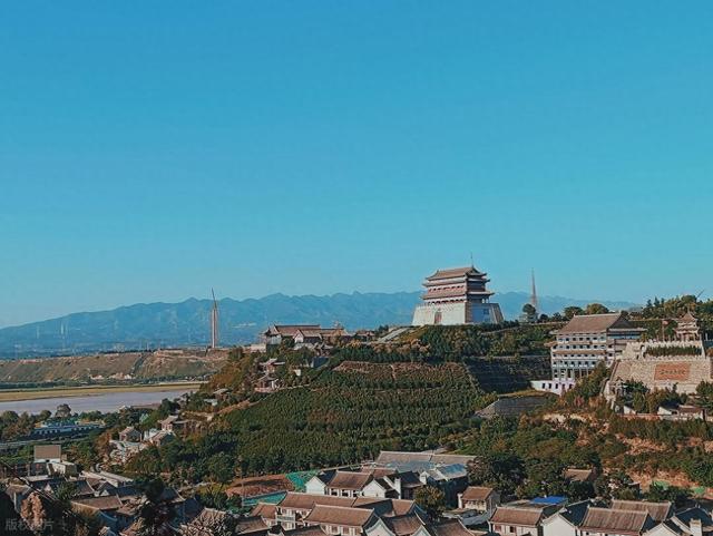 陕西与山西河南三省交界有座小城，山河壮阔，让王维都流连忘返