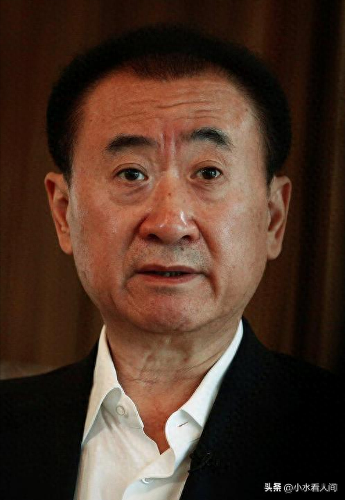 71岁王健林近况曝光，从首富到负债6000亿，他早已打出漂亮翻身仗