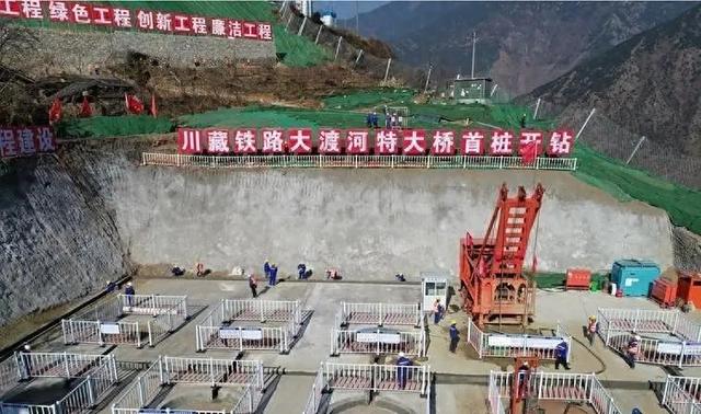 专家高呼“养不起”，中国为何坚持砸3000亿修第二条进藏铁路？