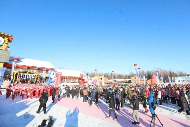 “冰超”·全国冬季徒步大会暨伊春冰雪森林穿越活动(五营站)启幕