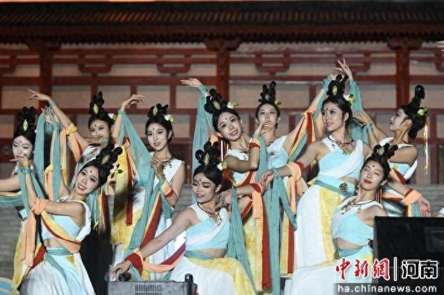 南阳“医圣奇妙游”受捧 传统养生文化焕发新活力