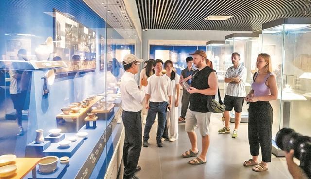 “古老又现代” ，海外网红打卡双面泉州