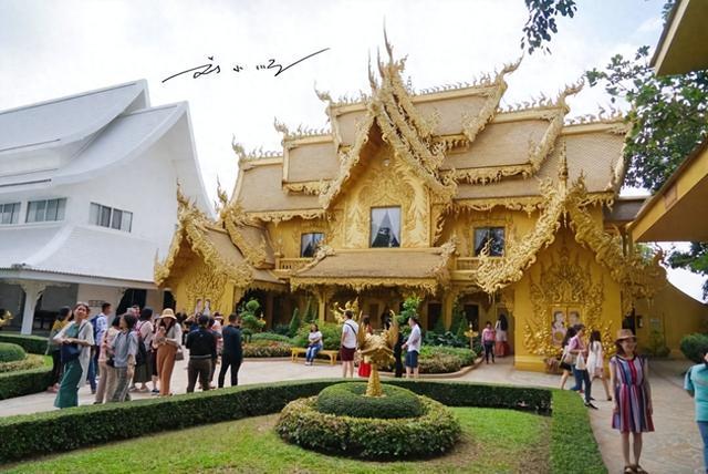 泰国“最尴尬”的寺庙厕所，奢华如宫殿，好多游客误当佛堂参拜？