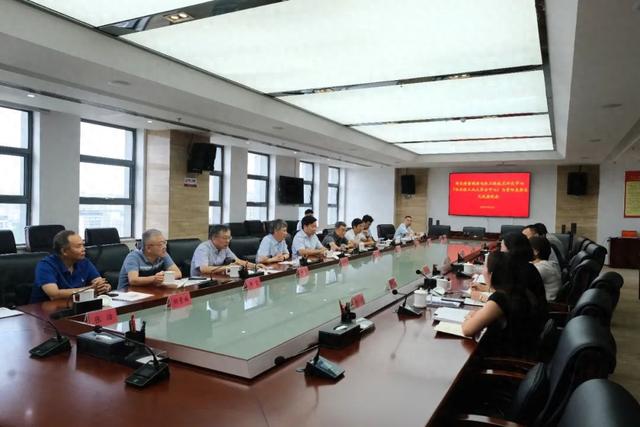 国家精密微特电机工程技术研究中心（哈尔滨工业大学分中心）与贵阳高新区召开座谈会
