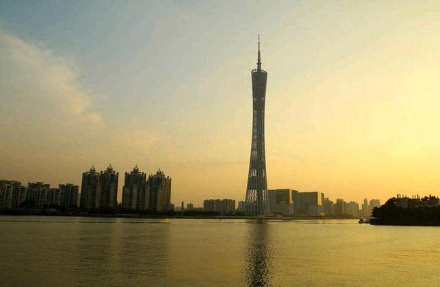 广东人口最多的城市，比佛山、惠州总和还多，面积却不到韶关12