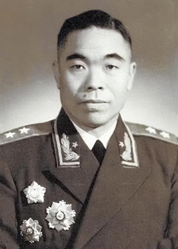 曾泽生从朝鲜回国，受毛主席接见后，为何交代妻子：北京不能待了