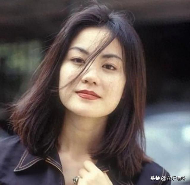 李亚鹏没想到，自己辛苦养大的李嫣	，如今19岁给王菲疯狂长脸