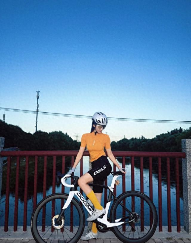 为啥爱运动的人穿搭都很暴露？她们不害臊吗！