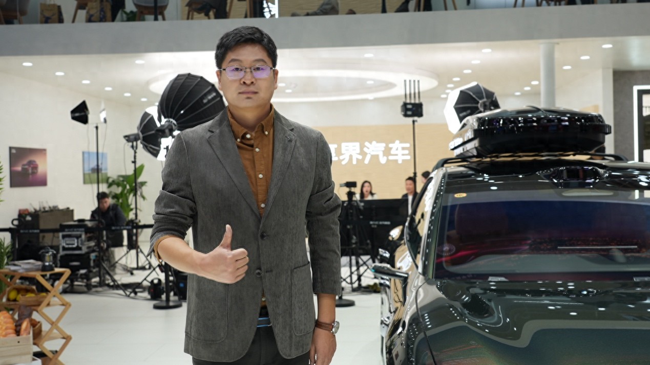 享界_鸿蒙智行ADS4智驾系统_享界S9 30万级最强旗舰轿车