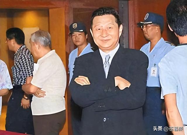 包养情人无数	，娶初中同学女儿为妻，玩老婆闺蜜，视色如命的富豪
