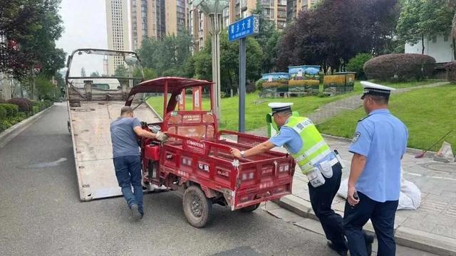 小牛推出“不倒翁”三轮车！遮风挡雨，能买菜接娃，价格出炉