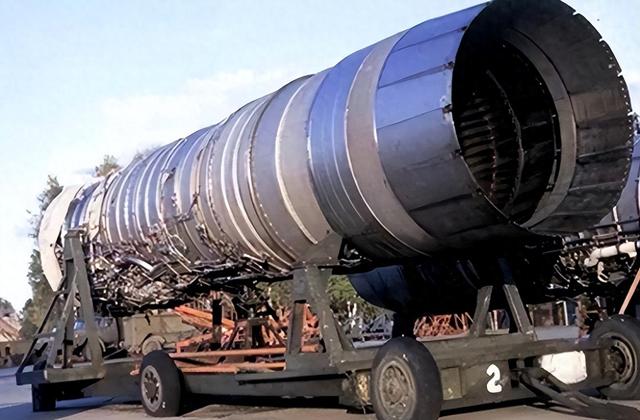 不卖给中国？连美国都复刻不了，俄压箱底技术——NK-32发动机