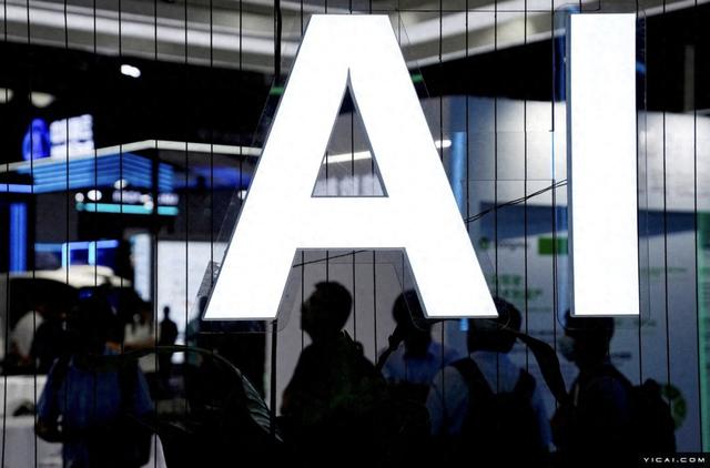 中国芯片企业的2025：光从裂缝中透过来 | 海斌访谈