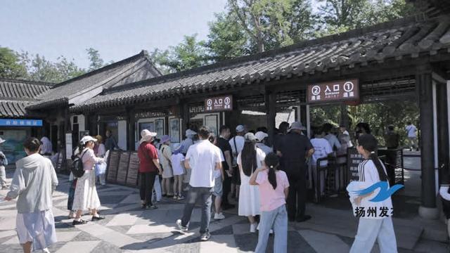 跟着“苏超”游扬州：把优惠福利转化为消费动力 扬州景区迎来“超人气周末”