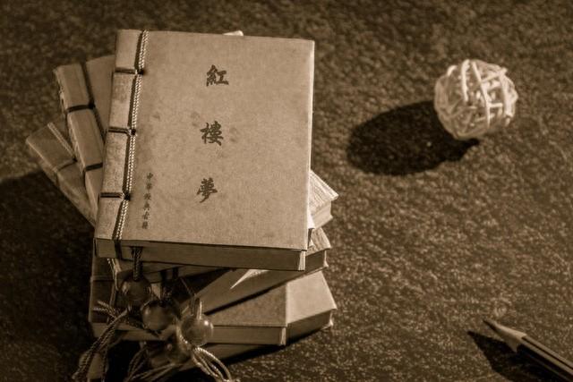 红楼梦为什么叫石头记（红楼梦为啥又叫石头记看懂原著第一回）