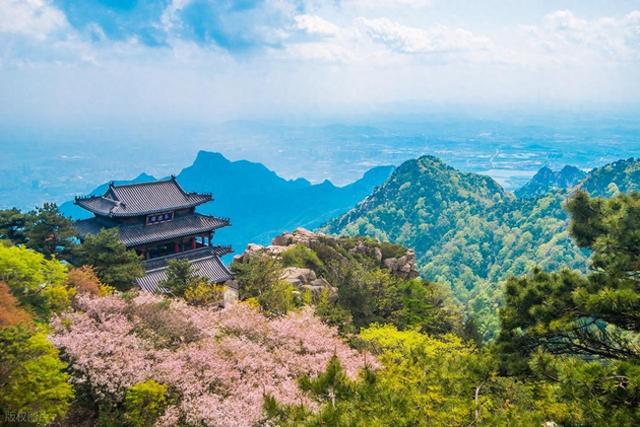 我是北京人，刚从泰山回，实在忍不住想说：泰山给我三点印象