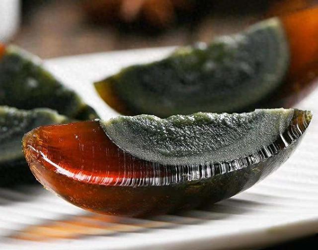 买皮蛋，要分清“溏心”和“砂心”，差距挺大，弄懂再买心有底