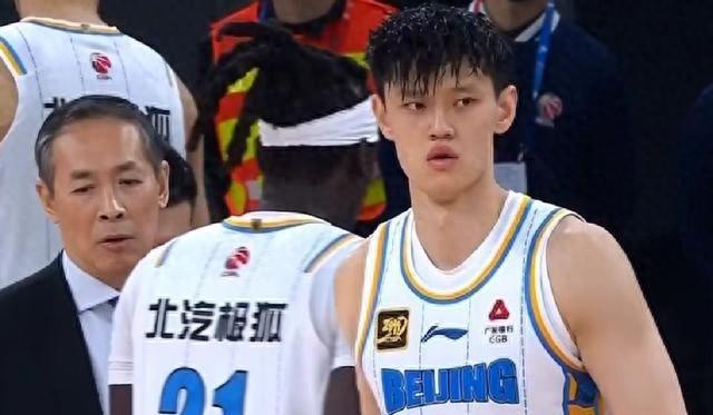 曾凡博去处基本确定，北京记者发文暗示，北京男篮众神即将归位！