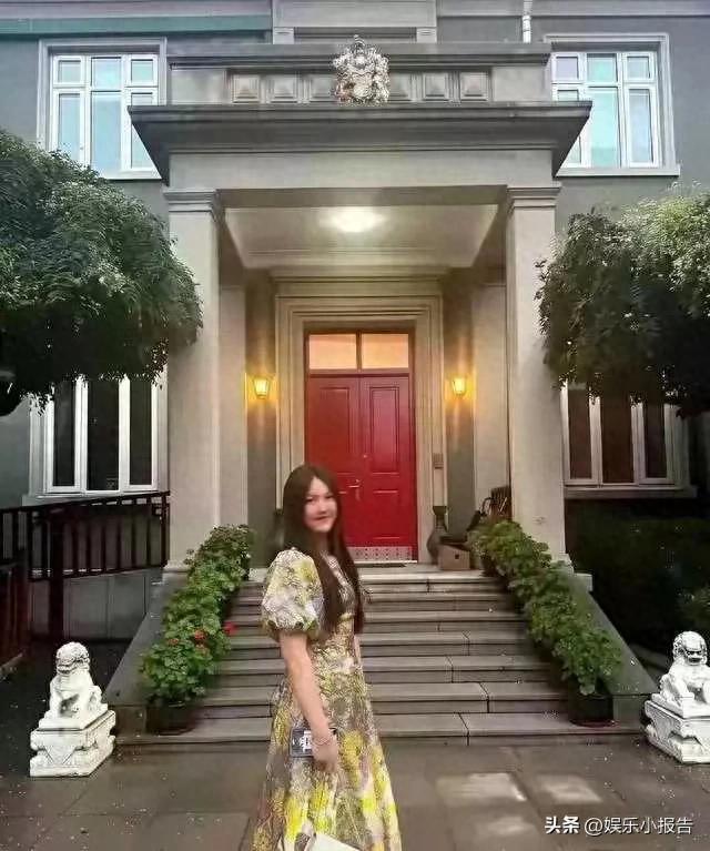 李湘在平台晒自家北京小院，大到让网友以为是景区，真的太有钱了