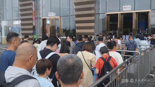 贵州避暑游博物馆成热门打卡地，省博预约排到了三天后