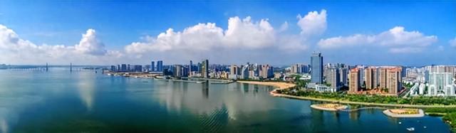 湛江金沙湾：碧海映金沙 湾美醉游人